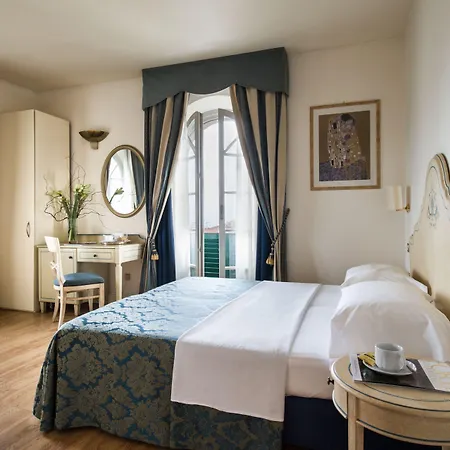 Goya Hotel 4*