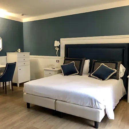 Goya Hotel 4*